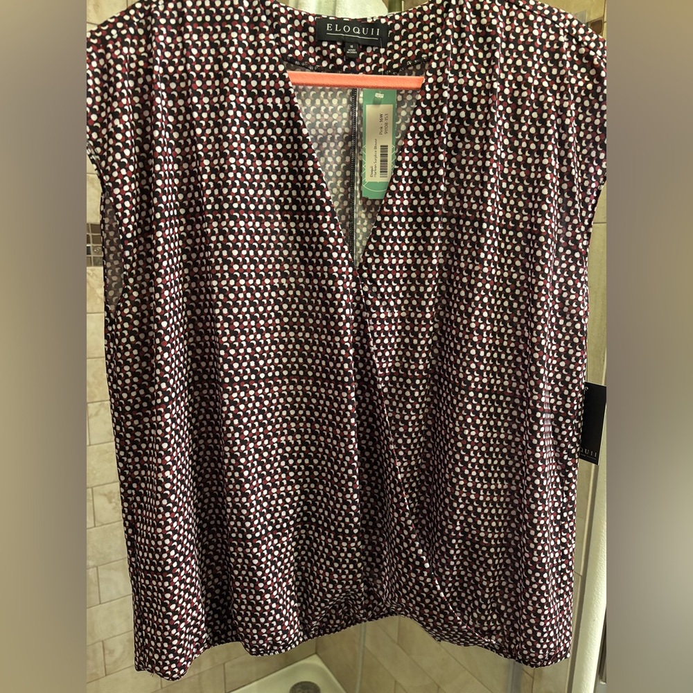 NWT Eloqui sleeveless blouse, silky fabric, red white and black see pix